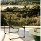 Silla Arvin Swirl en tejido chenilla beige y patas de madera de roble VeryForma