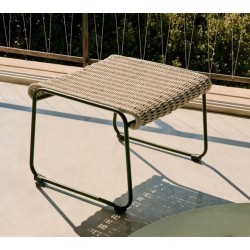 Sedia Arvin Swirl in tessuto ciniglia beige e gambe in legno di rovere VeryForma