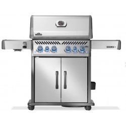 Napoleon Rogue® PRO-S 525 RSIB stainless steel SIZZLE ZONE™ gas barbecue with 6 burners and 1 rear