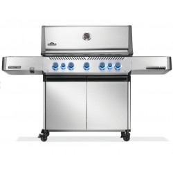 Napoleon Prestige® 665 RSIB SIZZLE ZONE™ 7-burner gas barbecue with 1 rear